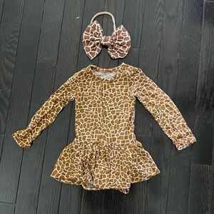 Posh peanut giraffe twirl